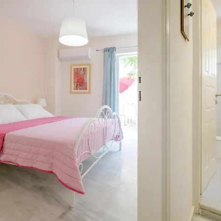 Chania Flat With Venezian Port View Апартаменты *