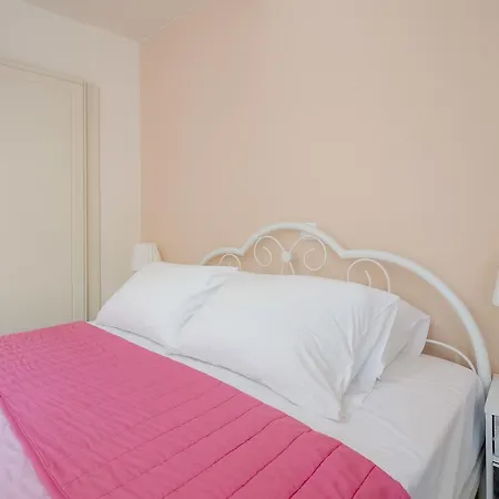 Chania Flat With Venezian Port View Апартаменты *